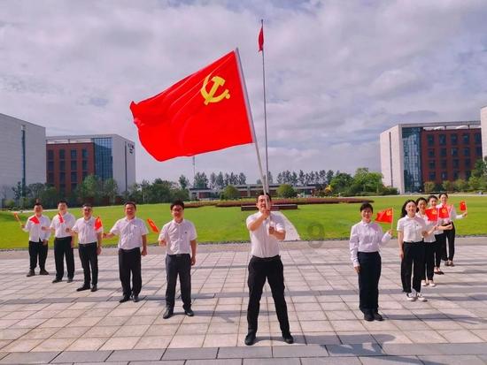 救援外星小怪物