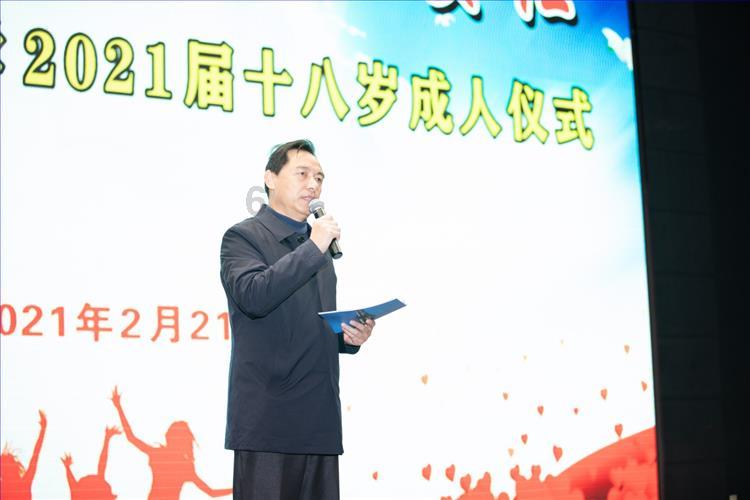 剧看世界｜他用小人物塑造时代之“冷”